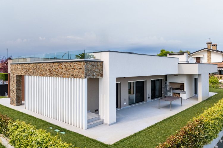 BA HOUSE