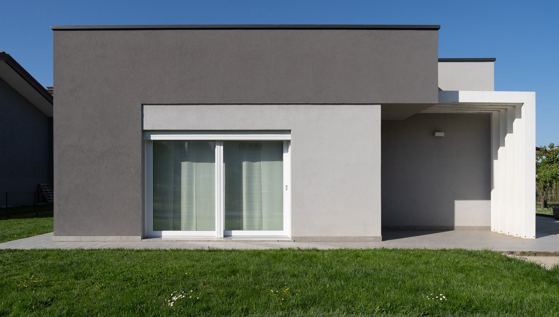 AD HOUSE