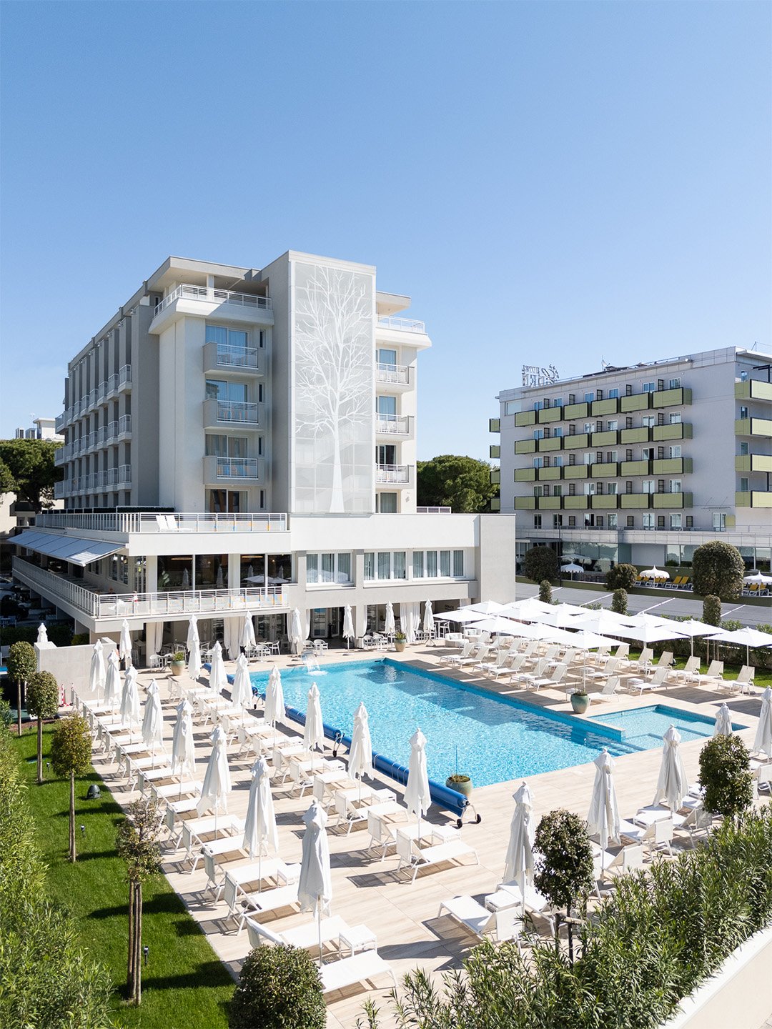 LIFE HOTEL